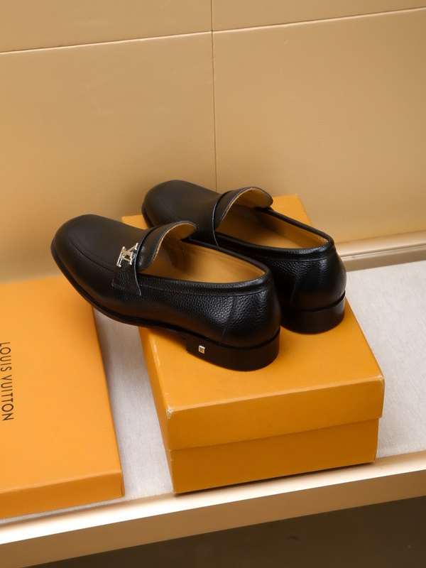 ルイヴィトン靴着用イメージ